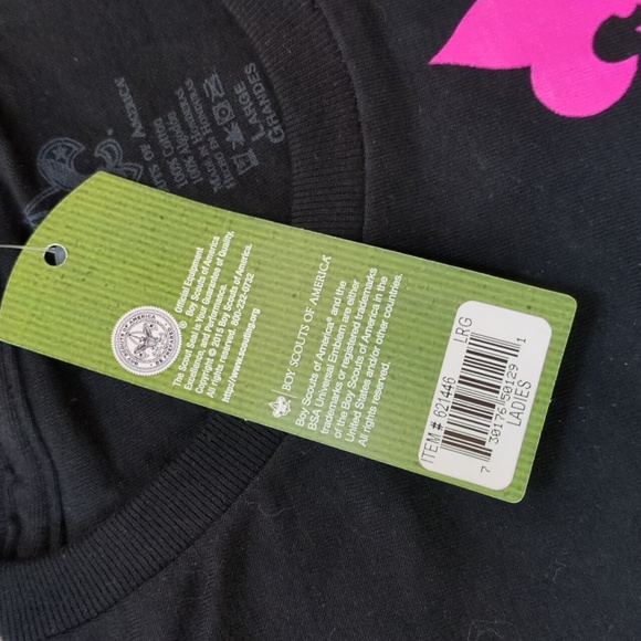 Scouting America "Scout Mom" Graphic Tee - Picture 4 of 4